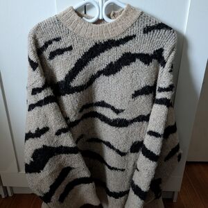 Urban Outfitters Black and Tan Patterned Sweater